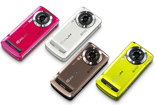 Illustration for article titled Japan's Finest: KDDI Fall Winter Cellphone Line